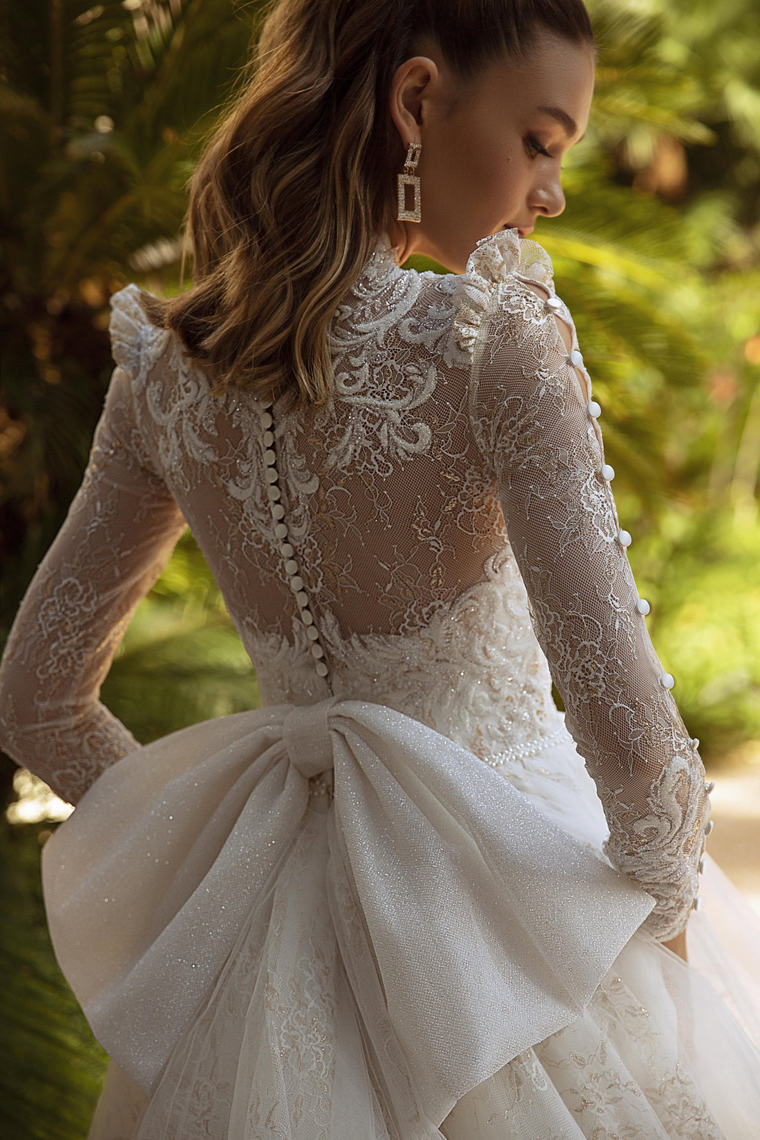 Wedding Dresses with a Bow — Elegance in the Details