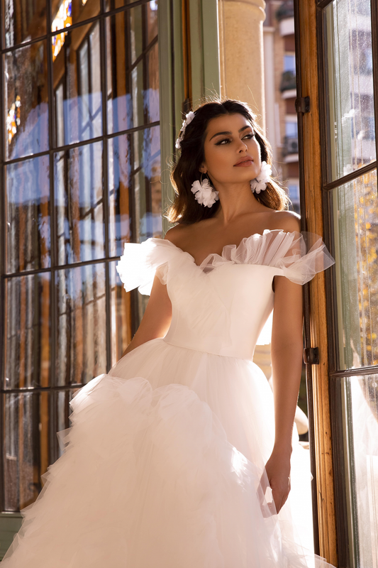 Short Sleeve Wedding Dresses — a Symbol of Refined Taste