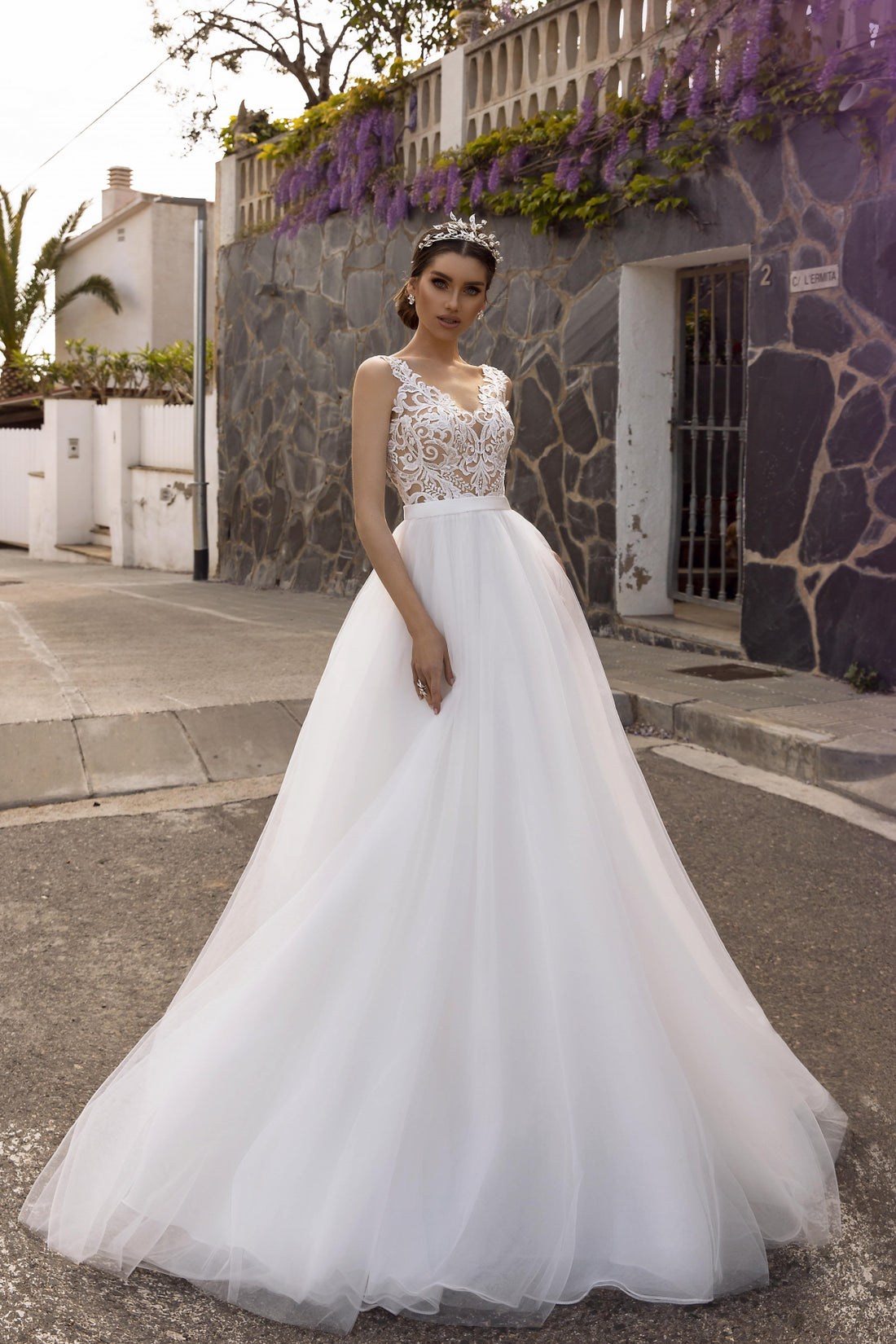 Elegant Wedding Dress — Always in Trend